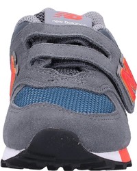 dunkelgraue niedrige Sneakers von New Balance