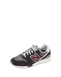 dunkelgraue niedrige Sneakers von New Balance