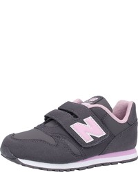 dunkelgraue niedrige Sneakers von New Balance