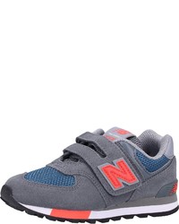 dunkelgraue niedrige Sneakers von New Balance