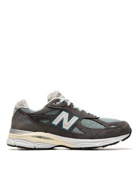 dunkelgraue niedrige Sneakers von New Balance