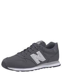 dunkelgraue niedrige Sneakers von New Balance