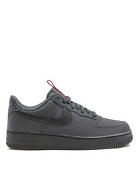 dunkelgraue niedrige Sneakers von Nike