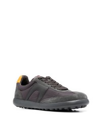 dunkelgraue niedrige Sneakers von Camper