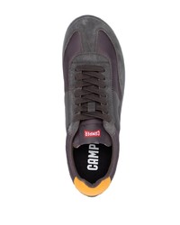 dunkelgraue niedrige Sneakers von Camper