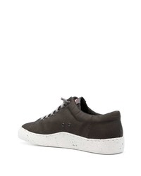 dunkelgraue niedrige Sneakers von Camper