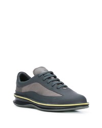 dunkelgraue niedrige Sneakers von Camper