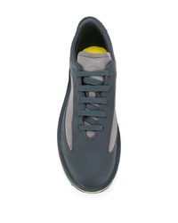 dunkelgraue niedrige Sneakers von Camper