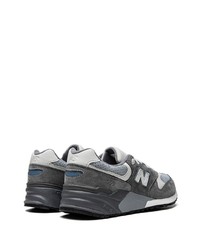 dunkelgraue niedrige Sneakers von New Balance