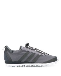 dunkelgraue Sportschuhe von adidas