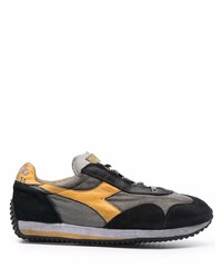 dunkelgraue Sportschuhe von Diadora