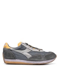 dunkelgraue Sportschuhe von Diadora