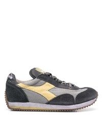 dunkelgraue Sportschuhe von Diadora