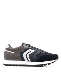 dunkelgraue Sportschuhe von Geox