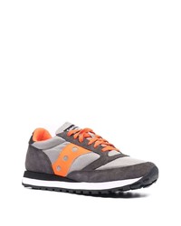 dunkelgraue Sportschuhe von Saucony