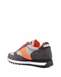 dunkelgraue Sportschuhe von Saucony