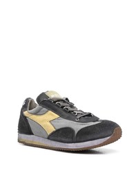 dunkelgraue Sportschuhe von Diadora