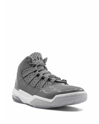 dunkelgraue Sportschuhe von Jordan