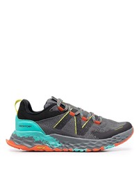 dunkelgraue Sportschuhe von New Balance