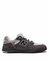 dunkelgraue Sportschuhe von New Balance