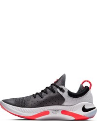 dunkelgraue Sportschuhe von Nike