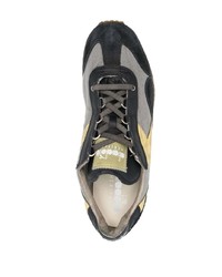 dunkelgraue Sportschuhe von Diadora