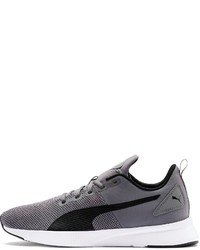 dunkelgraue Sportschuhe von Puma