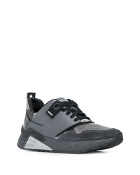 dunkelgraue Sportschuhe von Diesel