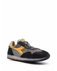 dunkelgraue Sportschuhe von Diadora