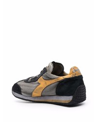 dunkelgraue Sportschuhe von Diadora