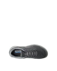 dunkelgraue Sportschuhe von Skechers