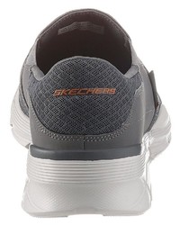 dunkelgraue Sportschuhe von Skechers