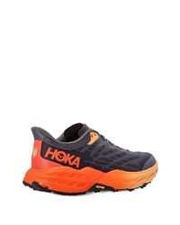 dunkelgraue Sportschuhe von Hoka One One