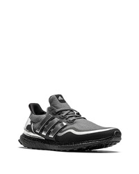 dunkelgraue Sportschuhe von adidas