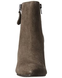 dunkelgraue Stiefel von Tizian