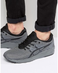 dunkelgraue Turnschuhe von Asics