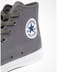 dunkelgraue Turnschuhe von Converse