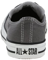 dunkelgraue Turnschuhe von Converse