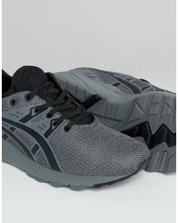 dunkelgraue Turnschuhe von Asics