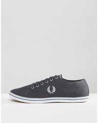 dunkelgraue Turnschuhe von Fred Perry