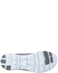 dunkelgraue Turnschuhe von Skechers