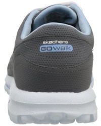 dunkelgraue Turnschuhe von Skechers