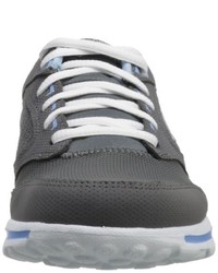 dunkelgraue Turnschuhe von Skechers