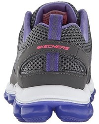 dunkelgraue Turnschuhe von Skechers