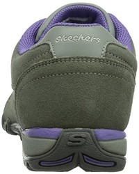 dunkelgraue Turnschuhe von Skechers