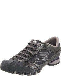 dunkelgraue Turnschuhe von Skechers