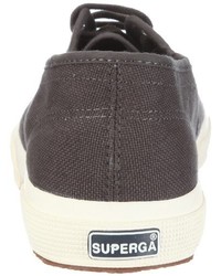 dunkelgraue Turnschuhe von Superga