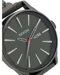 dunkelgraue Uhr von Nixon