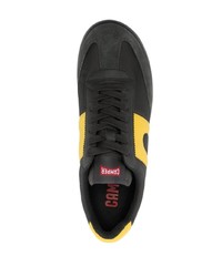 dunkelgraue verzierte Wildleder niedrige Sneakers von Camper