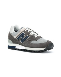 dunkelgraue Wildleder niedrige Sneakers von New Balance